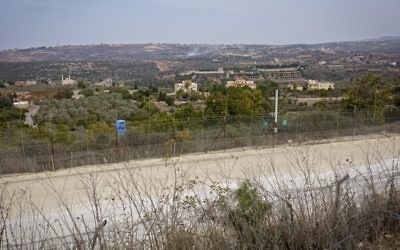 Le Liban vu depuis le côté israélien de la frontière, le 10 novembre 2016. (Crédit : Doron Horowitz/Flash90)