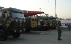 Missiles vus à l'exposition militaire IDEAS 2008 à Karachi, Pakistan. Illustration. (Crédit : SyedNaqvi90/CC/WikiCommons))