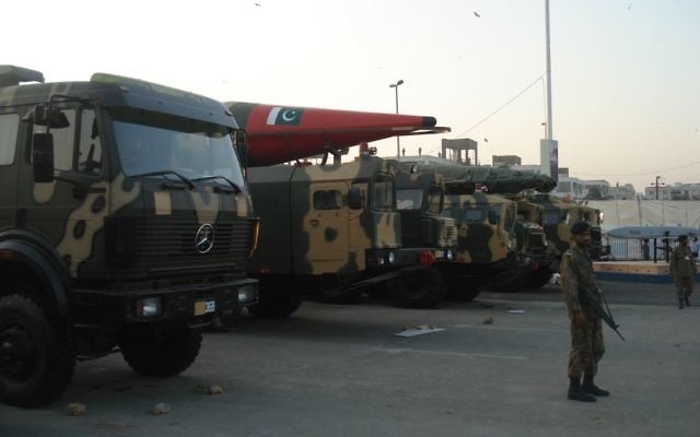 Missiles vus à l'exposition militaire IDEAS 2008 à Karachi, Pakistan. Illustration. (Crédit : SyedNaqvi90/CC/WikiCommons)) Missiles vus à l'exposition militaire IDEAS 2008 à Karachi, Pakistan. Illustration. (Crédit : SyedNaqvi90/CC/WikiCommons))