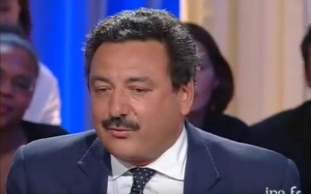 William Abitbol, lors de son passage sur le plateau de  Thierry Ardisson. Il est décédé le 25 décembre 2016 (Crédit : Capture d'écran Youtube/INA)