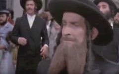 Louis de Funès dans le film "Les aventures de Rabbi Jacob", sorti en 1973. (Crédit : capture d'écran YouTube)