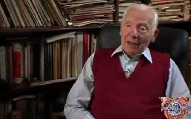 Joseph Rotblat (Crédit : Capture d'écran Youtube)