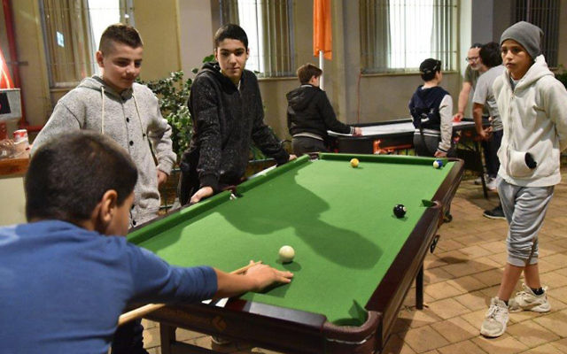 Ouverture d'un centre pour jeunes, Le Metro à Netanya. Crédit Qualità Ouverture d'un centre pour jeunes, Le Metro à Netanya. Crédit Qualità