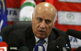 Jibril Rajoub, cadre du Fatah et président de la Fédération palestinienne de football à Ramallah, en Cisjordanie, le 12 octobre 2016. (Crédit : Abbas Momani/AFP)