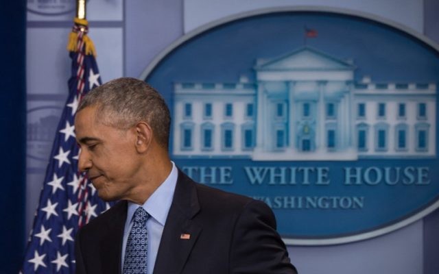 Le président américain Barack Obama après sa dernière conférence de presse présidentielle à la Maison Blanche, le 18 janvier 2017. (Crédit : Nicholas Kamm/AFP)