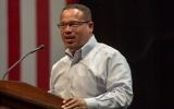Keith Ellison, élu démocrate de la Chambre des représentants des Etats-Unis, pendant la campagne présidentielle d'Hillary Clinton, en avril 2016. (Crédit : Lorie Shaull/CC BY-SA 4.0/WikiCommons)