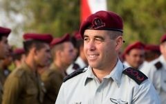 Le chef des Brigades parachutistes, le colonel Nimrod Aloni. (Crédit : Service de communication de l'armée israélienne)