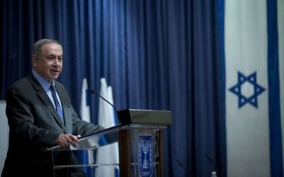 Le Premier ministre Benjamin Netanyahu pendant la conférence annuelle des ambassadeurs israéliens en poste en Europe, au ministère des Affaires étrangères de Jérusalem, le 3 janvier 2017. (Crédit : Yonatan Sindel/Flash90)
