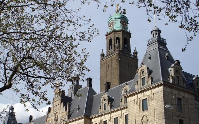 L'Hôtel de ville de Rotterdam, aux Pays-Bas. (Crédit : CC BY/Wikimedia)) L'Hôtel de ville de Rotterdam, aux Pays-Bas. (Crédit : CC BY/Wikimedia))
