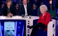 Claude Sarraute sur le plateau de Laurent Ruquier pour la sortie de son livre "Encore un instant" (Crédit : capture d'écran/Dailymotion)