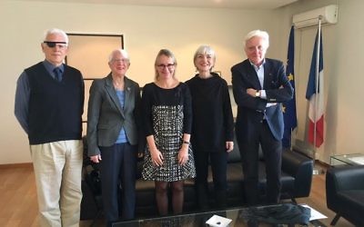 Hélène Le Gal , ambassadrice de France en Israël, a reçu le professeur Eli Barnavi le professeur Galia Golan, Susie Becher et Ilan Baruch membres de l’organisation Policy Working Group (Crédit Ambassade de France en Israël)