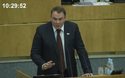 Petr Tolstoy, vice-président du parlement russe, en 2016 (Crédit : Capture d'écran YouTube)