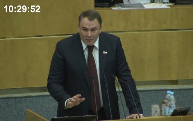 Petr Tolstoy, vice-président du parlement russe, en 2016 (Crédit : Capture d'écran YouTube)