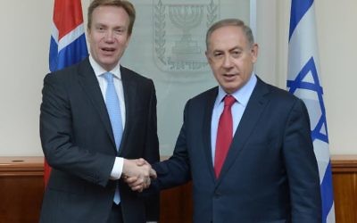 Réunion du Premier ministre Benjamin Netanyahou avec le ministre norvégien des Affaires étrangères Børge Brende à Jérusalem. (Crédit : Amos Ben Gershom GPO)