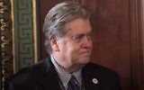 Stephen Bannon, conseiller du président américain Donald Trump, à la Maison Blanche, le 25 janvier 2017. (Crédit : Nicholas Kamm/AFP)