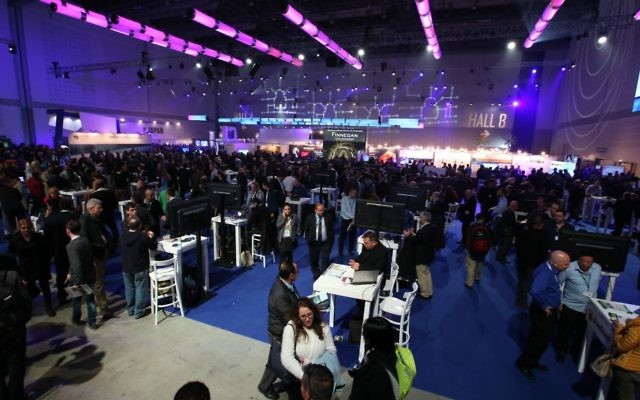 Les participants à la CyberTech 2016 Conference (Crédit : Gilad Kavalerchik)