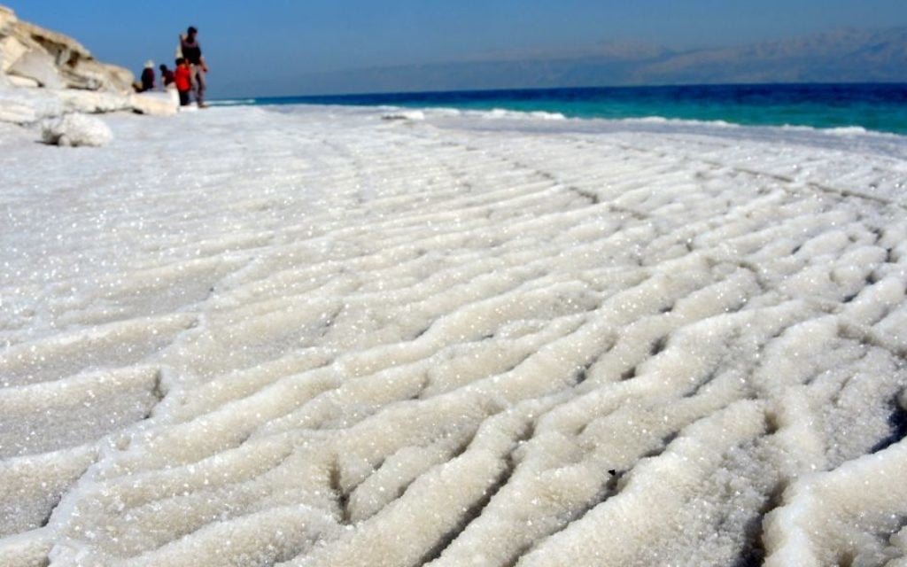 Saline sur les côtes de la mer Morte, le 11 janvier 2017. (Crédit : Melanie Lidman/Times of Israël) Saline sur les côtes de la mer Morte, le 11 janvier 2017. (Crédit : Melanie Lidman/Times of Israël)