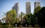 Les luxueuses résidences du quartier HaTzameret, à Tel Aviv, le 22 septembre 2016. (Crédit : Miriam Alster/Flash90)
