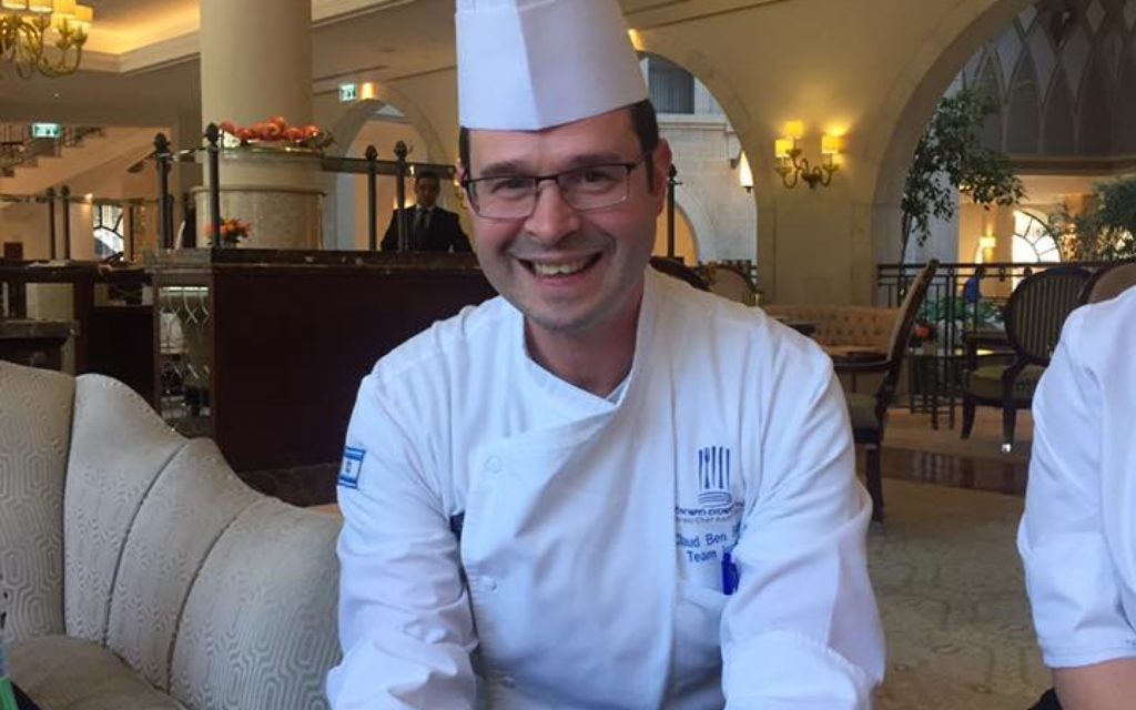 Claude Ben Simon, le chef français de la brigade de pâtisserie du Waldof Astoria, à Jérusalem, en février 2017. (Crédit : Golan Tishbi)