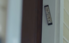 Mezouza du spot publicitaire de Google Home, diffusée lors du Super Bowl 2017. (Crédit : capture d'écran YouTube)