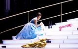 La soprano Rachel Harnish est la Juive, personnage central du Grand opéra éponyme  d'Halévy (crédit: rachelharnish.com)