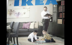 La couverture du catalogue d'IKEA destiné aux juifs ultra-orthodoxes en Israël, ne figure ni femme, ni fille. (Crédit : capture d'écran YouTube)