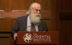Le professeur Irving Finkel a consacré trois années de sa vie à cette encyclopédie initiée en 1921 par l'institut oriental de Chicago (Crédit: capture d'écran/ Youtube/The Oriental Institute)