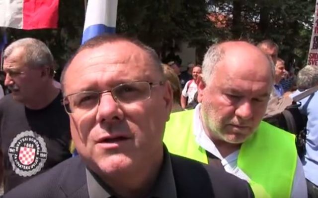 Drazen Keleminec, leader d'un parti d'extrême droite croate, en 2016. (Crédit : capture d'écran YouTube) Drazen Keleminec, leader d'un parti d'extrême droite croate, en 2016. (Crédit : capture d'écran YouTube)