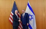 Le ministre de la Défense, Avigdor Liberman, et le secrétaire américain à la Défense, James Mattis, à la conférence de Munich sur la sécurité, le 17 février 2017. (Crédit : Ariel Hermoni/ministère de la Défense)