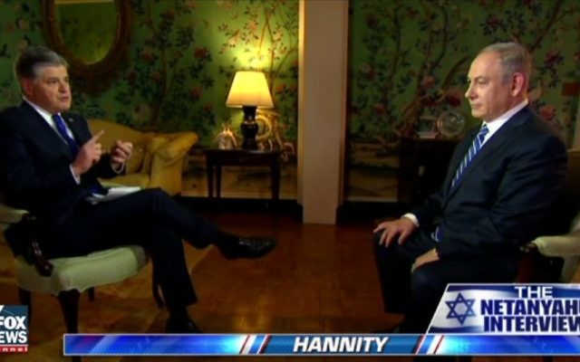 Le Premier ministre Benjamin Netanyahu s'entretient avec Sean Hannity sur Fox News, le 16 février 2017. (Crédit : capture d'écran Fox News)