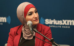 La militante musulmane Linda Sarsour à l'événement SiriusXM 'Muslim in America' à New York, le 26 octobre 2015 (Crédit : Robin Marchant / Getty Images pour SiriusXM / via JTA)