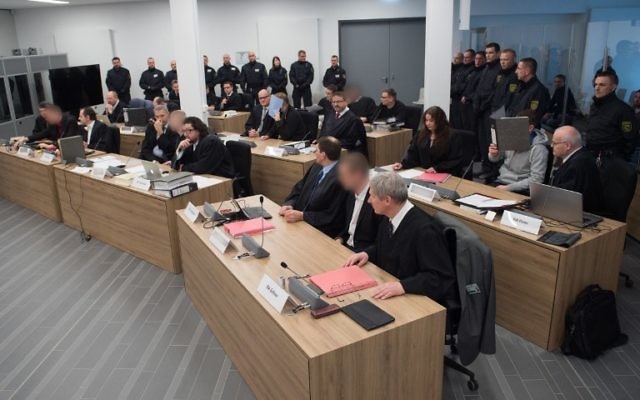 Accusés du procès du groupe Freital à Dresde, en Allemagne de l'Est, le 7 mars 2017. (Crédit : Sebastian Kahnert/AFP)