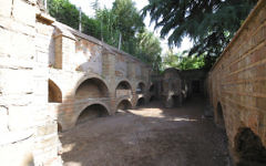 Une photo de la zone juste au-dessus des catacombes juives de Rome (Crédit : Rossella Tercatin / Times of Israel)