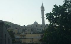 Une mosquée et son minaret. Illustration. (Crédit : domaine public/Wikipedia)