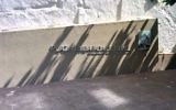 La place Embajada de Israel de Buenos Aires, où se situait l'ancienne ambassade d'Israël en Argentine. (Crédit : Ilan Ben Zion/Times of Israël)
