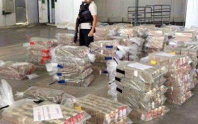 Une partie des 300 millions de shekels en liquide prête à être transférée dans la bande de Gaza, le 20 mars 2017. (Crédit : capture d'écran Deuxième chaîne)