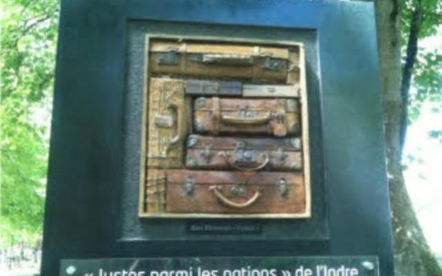 Stèle pour les Justes de l'Indre dévoilée en avril 2016 à Chateauroux (Crédit: Béatrice Chervonaz)