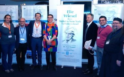 L'ambassadeur François Zimmeray, Roman Kogan directeur de Limmud FSU et l'archevêque Alexander Winogradsky Frenkel encadrent les organisteurs de Limoud France (Crédit: Albert OUAZANA)