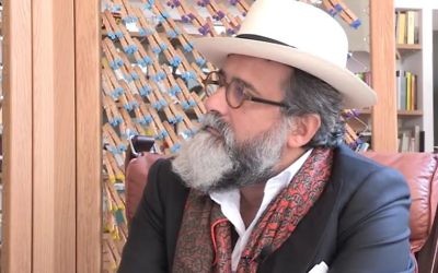 Cyril Aouizerate, à la tête de la Holding Urbantech, va ouvrir un hôtel à St Ouen, voulu comme un lieu de culture (Crédit: capture d'écran Youtube/Guest21)
