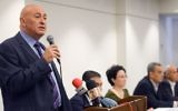 L'ancien député Basel Ghattas pendant une conférence de presse avec les autres membres du parti Balad à Nazareth, le 17 mars 2017. (Crédit : Basel Awidat/Flash90)