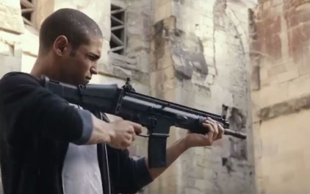 Extrait du film "Made in France" de Nicolas Boukhrief, sur l'infiltration par un journaliste de culture musulmane d'une cellule jihadiste en banlieue parisienne. (Crédit : capture d'écran YouTube)