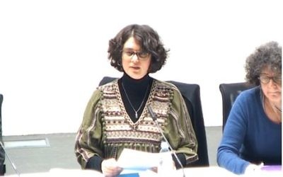 La chercheuse Nurit Lévy, lors de la conférence " littérature et haine de soi" organisée par l'INALCO et retransmise sur Akadem (Crédit: capture d'écran Akadem)