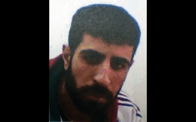 Yousef Yasser Sueilem, 23 ans, arrêté par le Shin Bet pour avoir planifier des opérations de kidnapping pour le Hezbollah. (Crédit : Shin Bet)