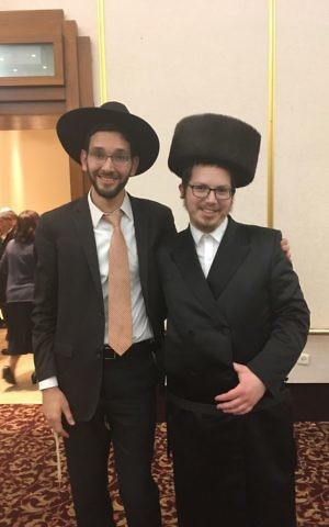 Simha Abrahams (g) et Yehuda Potash (Crédit : Stéphanie Bitan/Times of Israël)