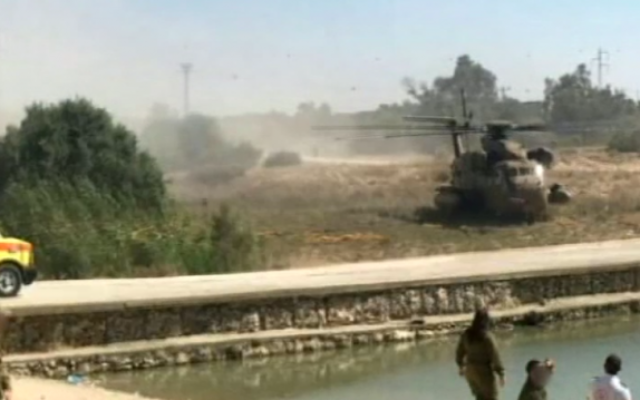 Scène de la noyade accidentelle d'Ilan Yankilevich près du kibboutz Kissufim, dans le sud d'Israël, le 27 juillet 2016. (Crédit : capture d'écran Dixième chaîne) Scène de la noyade accidentelle d'Ilan Yankilevich près du kibboutz Kissufim, dans le sud d'Israël, le 27 juillet 2016. (Crédit : capture d'écran Dixième chaîne)