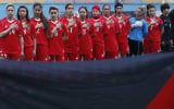 Illustration : L'équipe de football féminine palestinienne pendant le match de qualification  pur la Coupe d'Asie 2018 contre la Thaïlande à al-Ram, en Cisjordanie, le 3 avril 2017. (Crédit : Abbas Momani/AFP)
