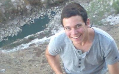 Le caporal Elhai Teharlev, photographié en 2014, a été tué dans une attaque terroriste à la voiture bélier en Cisjordanie, au carrefour d'Ofra, le 6 avril 2017. (Crédit : Facebook)