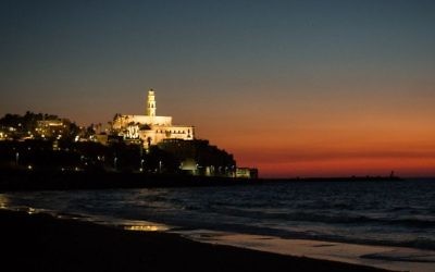 Jaffa au crépuscule le 6 février 2017. Illustration. (Crédit : Sebi Berens/Flash90)