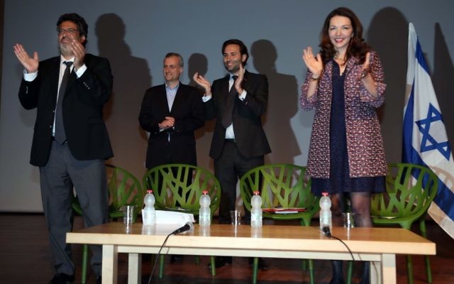 (De g à d) Meyer Habib, Emmanuel Navon, Julien Ravalais Casanova et Valérie Boyer participent au meeting de soutien pour François Fillon à Tel Aviv, le 21 avril 2017, en Israël (Crédit : Gideon Markowicz)
