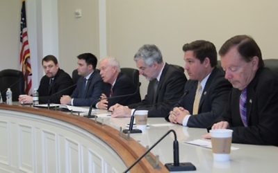 Les représentants républicains  Ron DeSantis de Floride, Keith Rothfus de Pennsylvanie, DOug Lamborn du Colorado et Alex Mooney, de Virigne Occidentale, au lancement du Caucus pour la victoire d'Israël au Congrès, au Capitole, le 27 avril 2017. (Crédit : Midde East Forum)